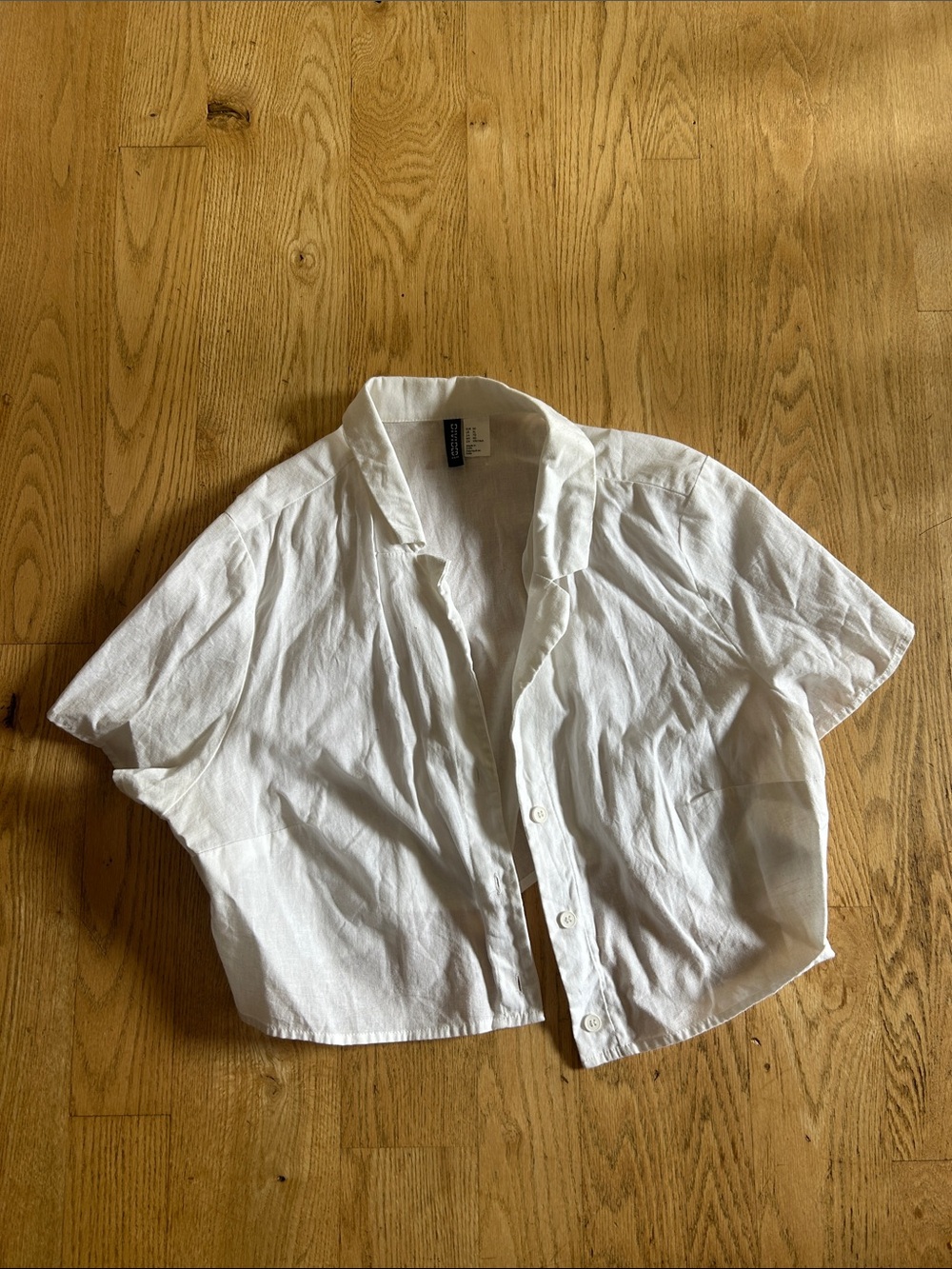 H&M White Cropped Button-Front Shirt